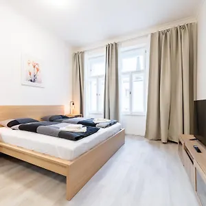  Apartamento Borivojova 63